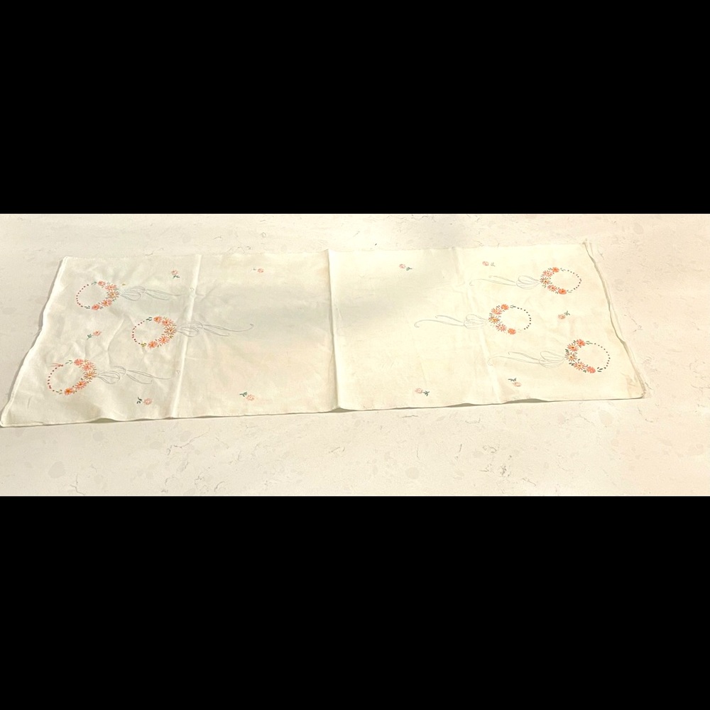Embroidered table linen